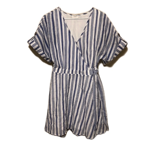 Sienna Sky, V-Neckline, Short Roll Tab Sleeves, Wrap Dress, Blue/White, Size Sm - Picture 1 of 8